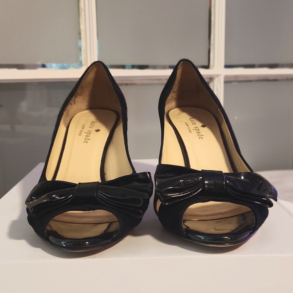 Kate Spade Pumps with patent leather bow